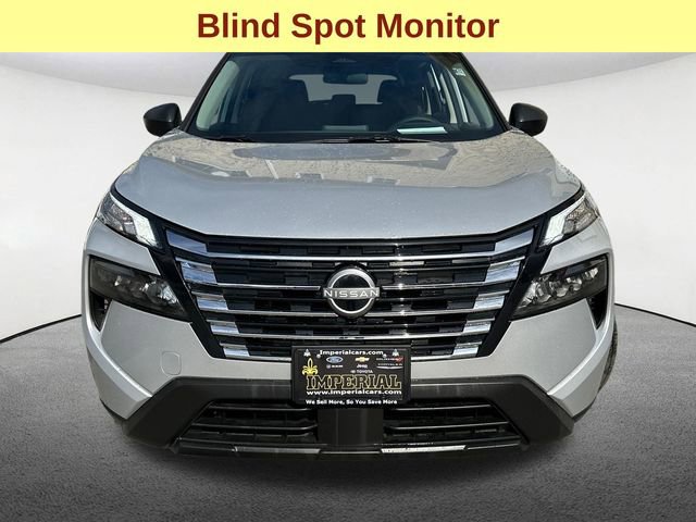 Used 2025 Nissan Rogue S image 4