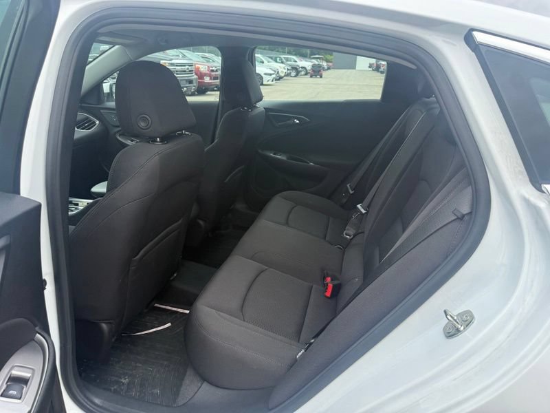 Used 2022 Chevrolet Malibu RS FWD image 5