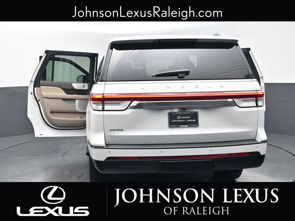 Used 2023 Lincoln Navigator L Reserve AWD/4WD image 37