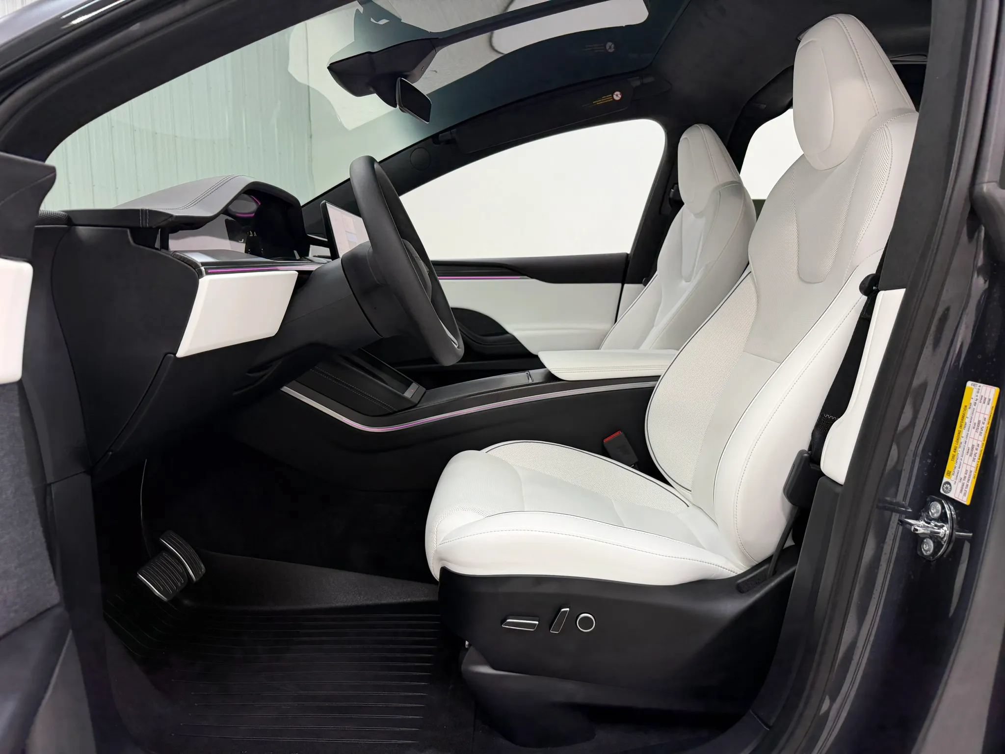 Used 2026 Tesla Model X Plaid AWD/4WD image 15
