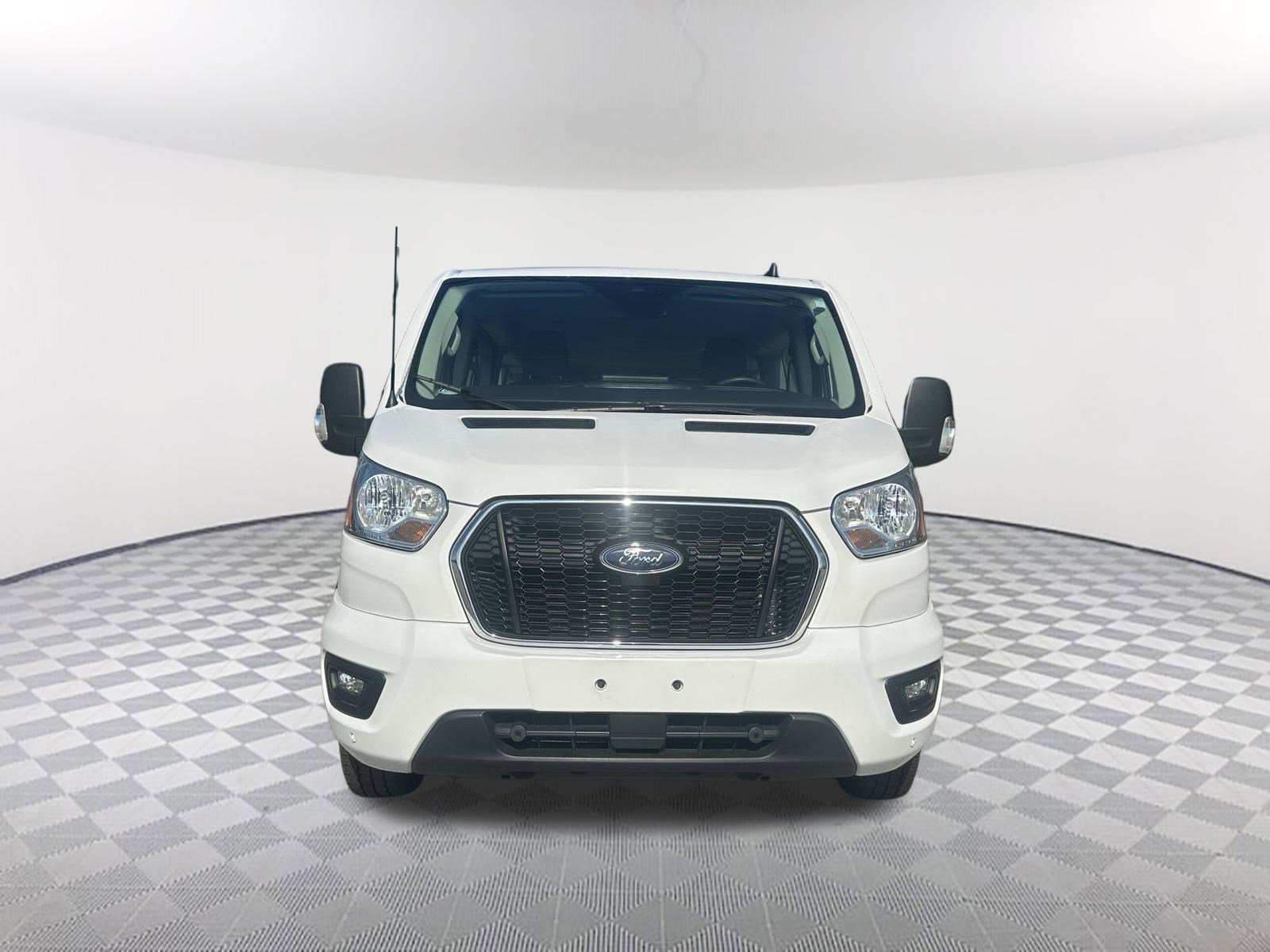 Used 2022 Ford Transit 350 XLT image 2