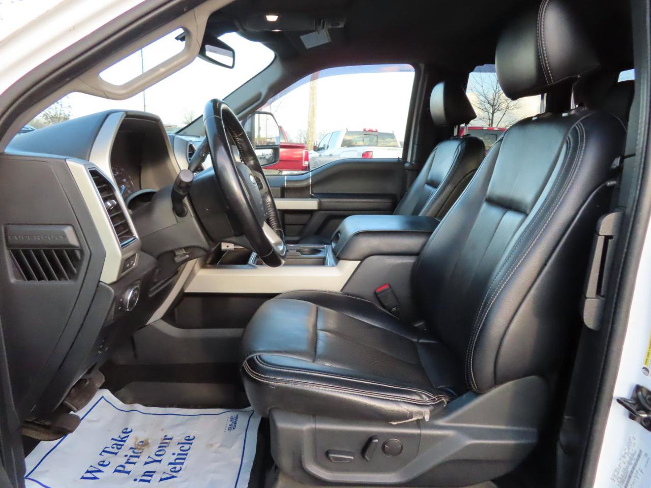 Used 2021 Ford F350 Lariat w/ Chrome Package image 29