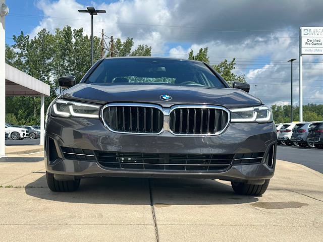 Used 2023 BMW 530i xDrive w/ Premium Package AWD/4WD image 2