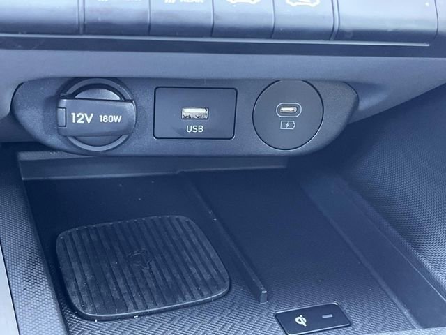 Used 2025 Hyundai Elantra Sport image 31