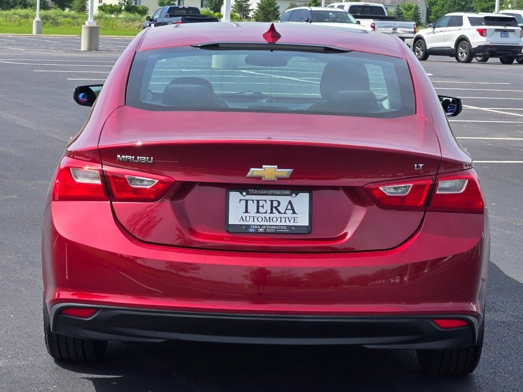 Used 2017 Chevrolet Malibu LT FWD image 14