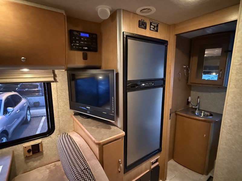 Used 2008 Dodge Sprinter 3500 RWD image 21