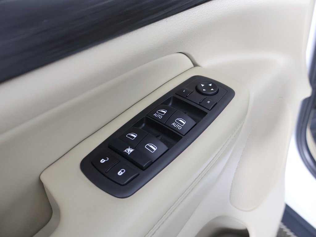 Used 2022 Jeep Grand Cherokee Laredo E image 33