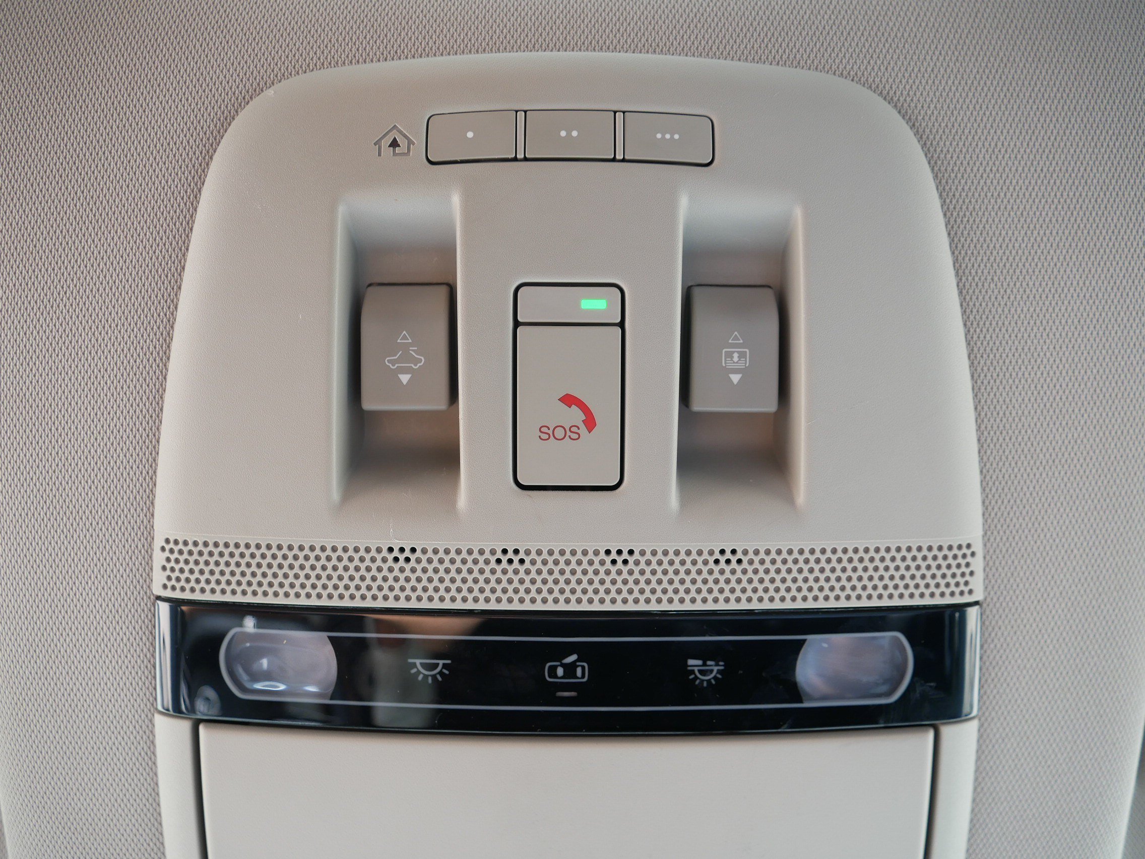 Certified 2024 Nissan Ariya AWD image 33