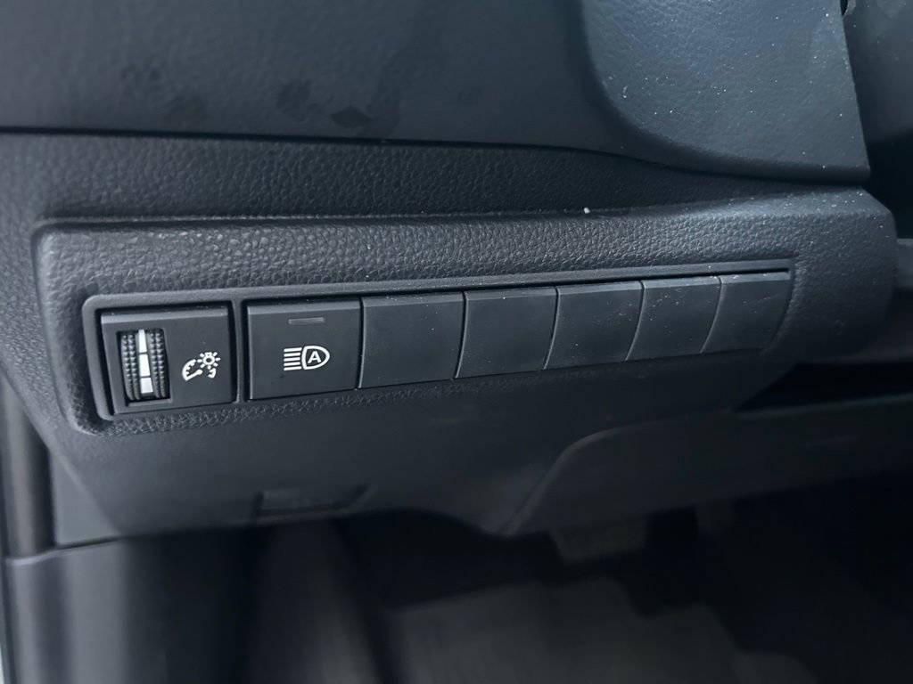 Used 2025 Toyota Corolla SE FWD image 16
