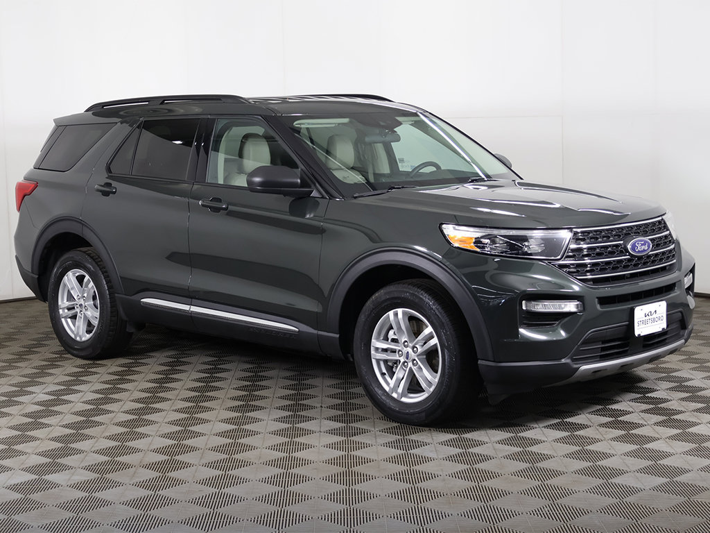 Used 2023 Ford Explorer XLT w/ Equipment Group 202A AWD/4WD image 60