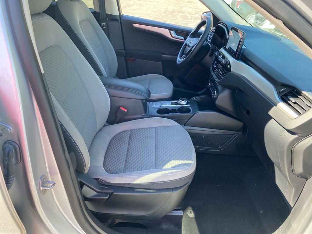 Used 2020 Ford Escape SE image 25