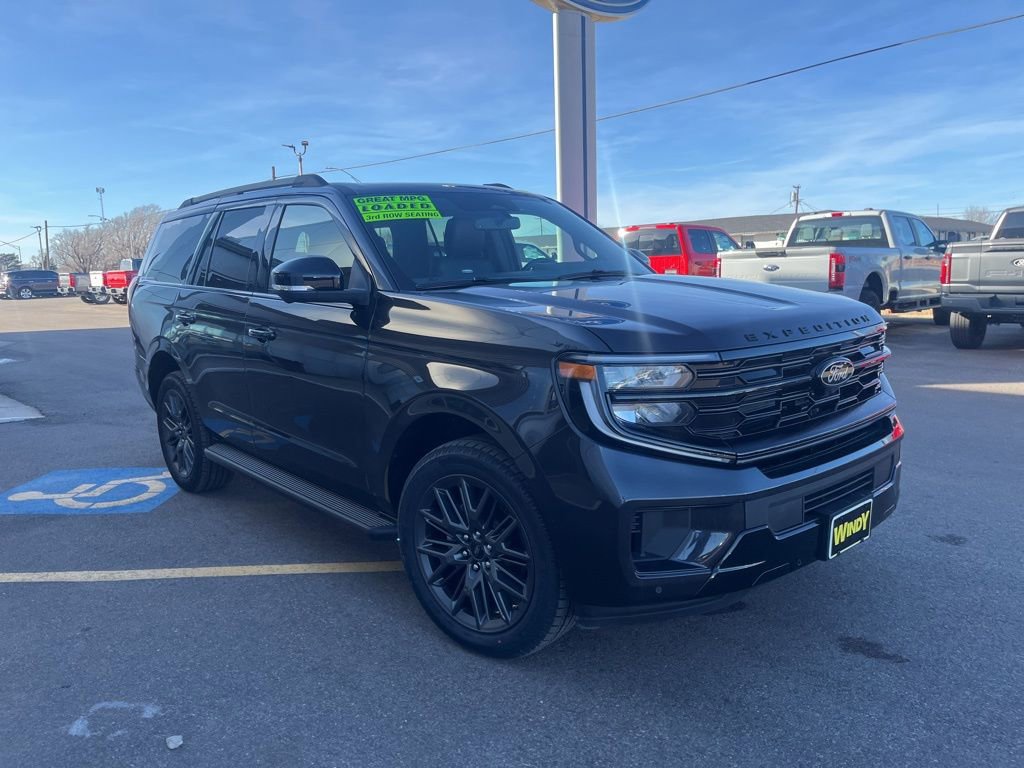 New 2026 Ford Expedition Platinum w/ Stealth Appearance Package image 4