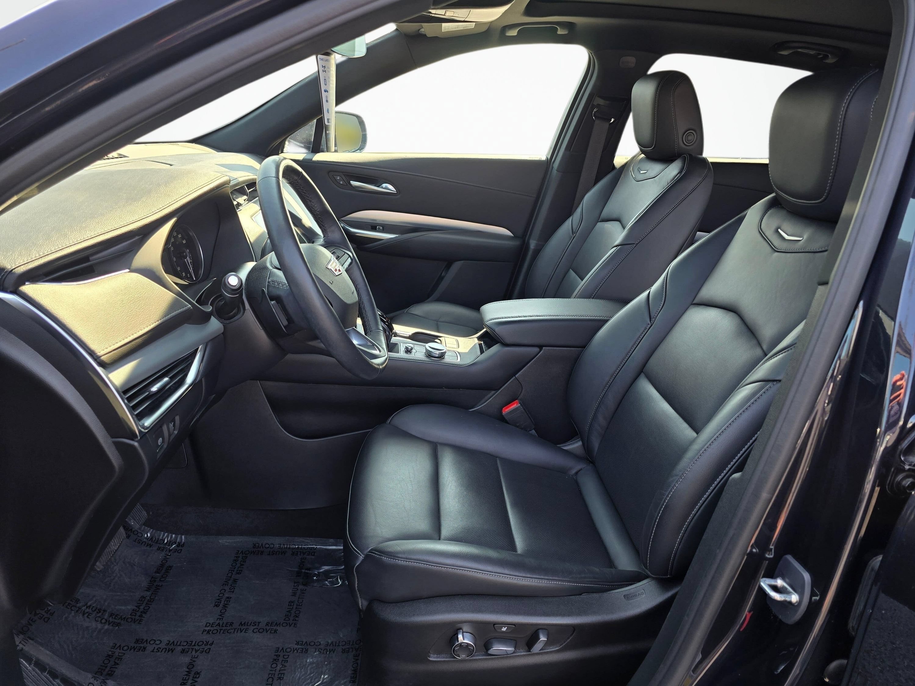 Used 2023 Cadillac XT4 Premium Luxury AWD/4WD image 12
