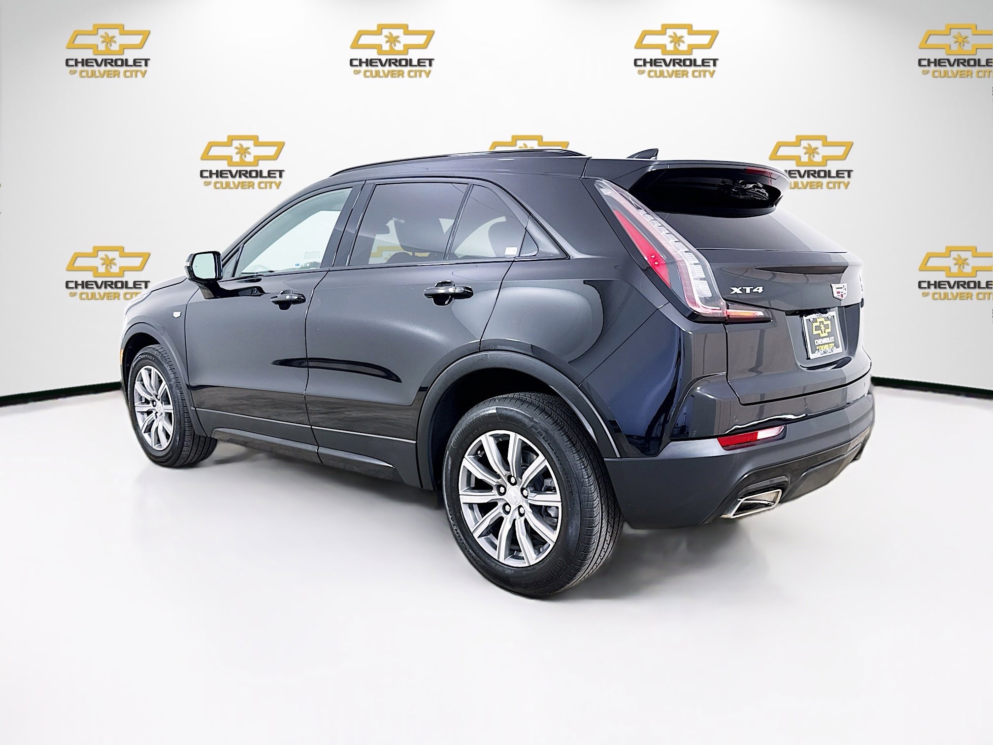 Used 2023 Cadillac XT4 Sport w/ Cold Weather Package image 5