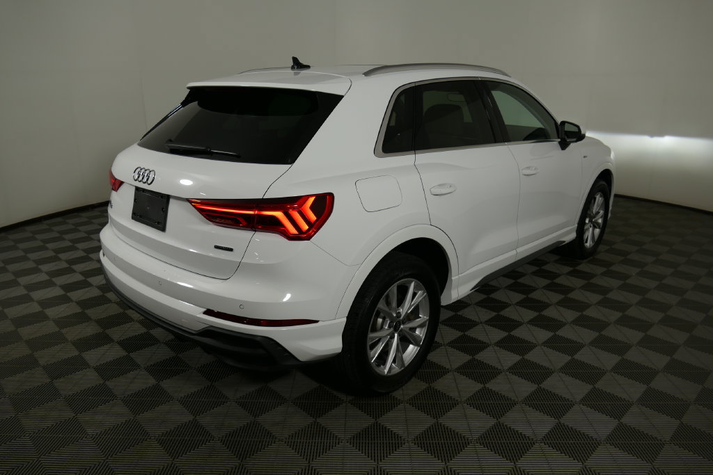 Used 2025 Audi Q3 2.0T Premium AWD/4WD image 3