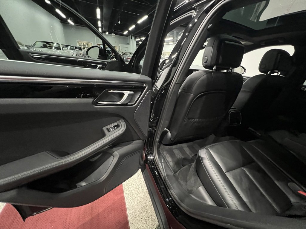 Used 2015 Porsche Macan S image 23