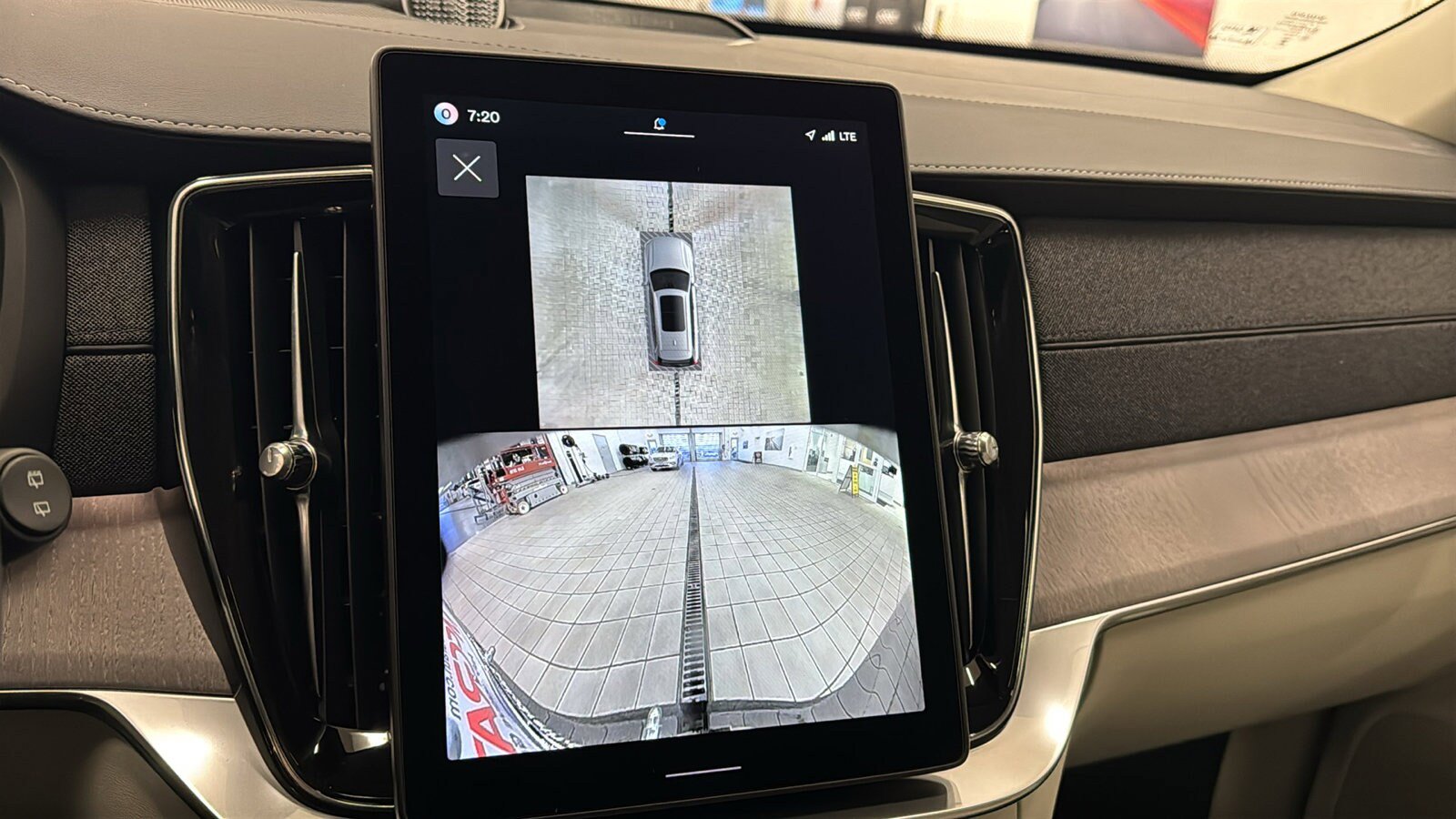 New 2026 Volvo XC90 T8 Ultra w/ Protection Package Premier image 18