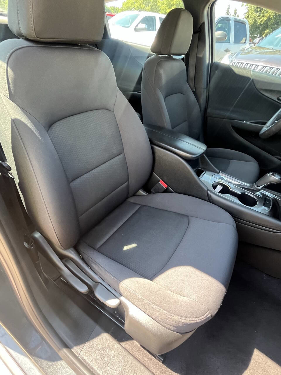 Used 2017 Chevrolet Malibu LT image 20