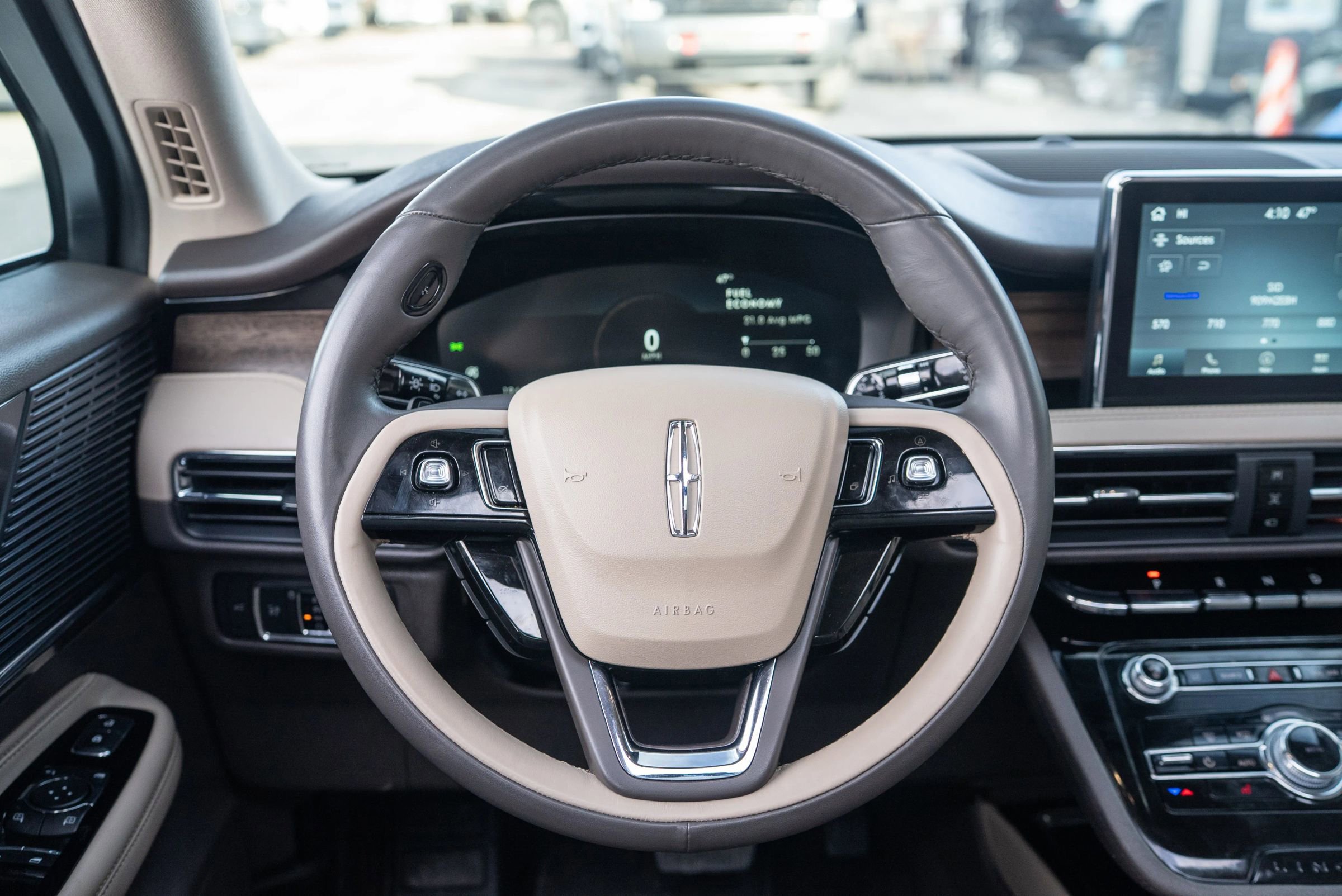 Used 2022 Lincoln Corsair Reserve AWD/4WD image 12