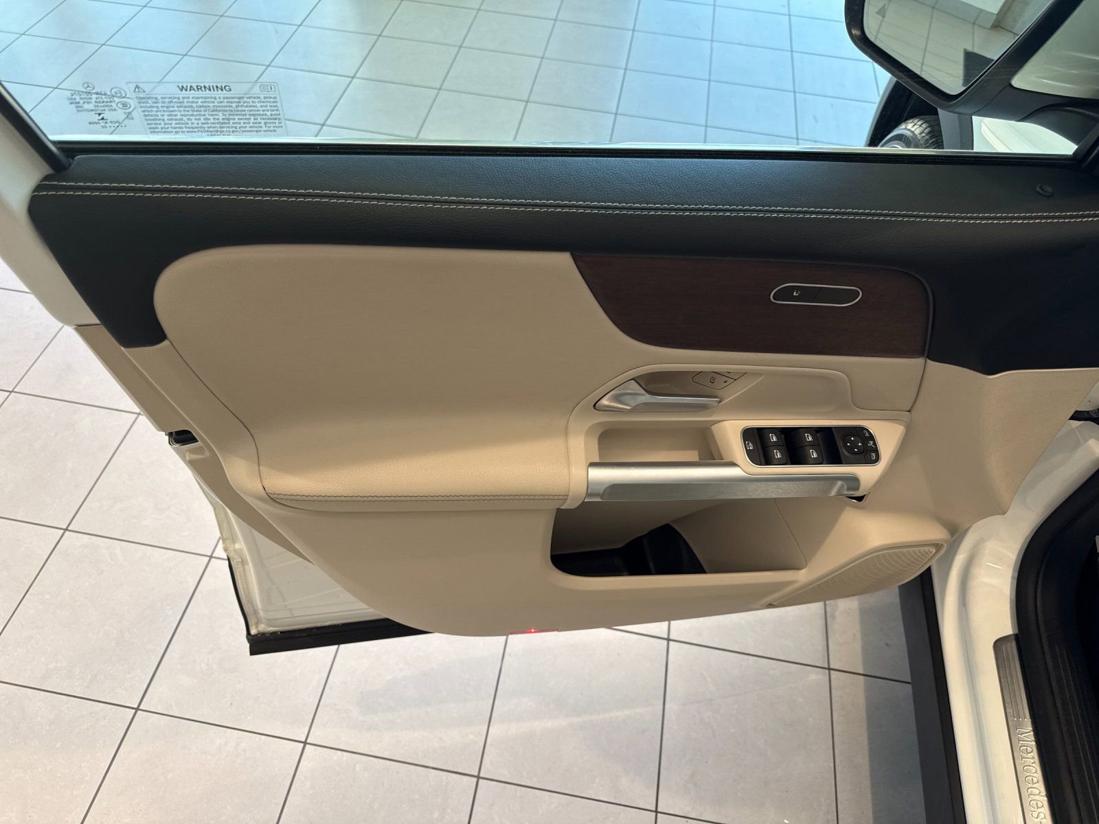 Used 2022 Mercedes-Benz GLB 250 4MATIC image 11