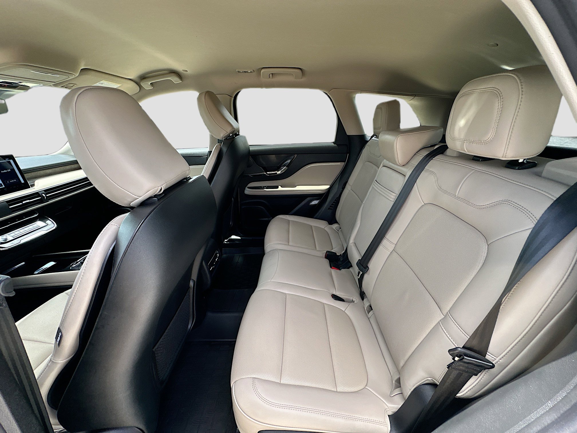 Used 2025 Lincoln Corsair Reserve FWD image 23