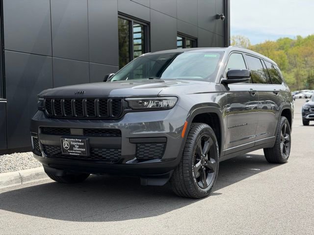 Used 2022 Jeep Grand Cherokee L Laredo AWD/4WD image 2