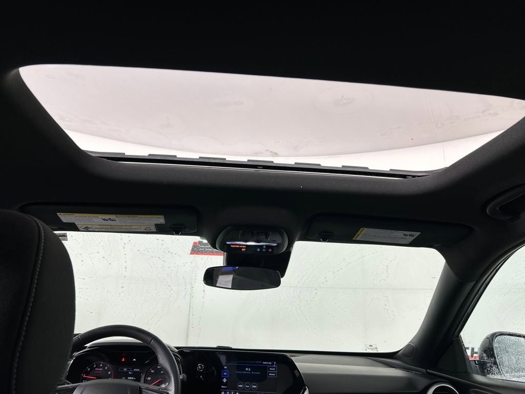 Certified 2024 Chevrolet Trax RS w/ Sunroof Package image 28