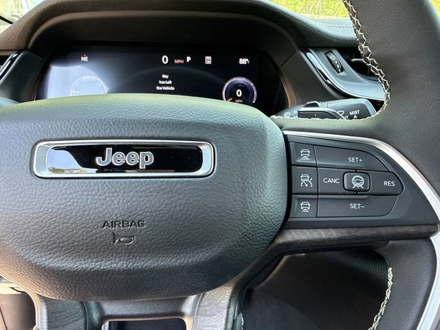 New 2026 Jeep Grand Cherokee L Limited w/ Limited Altitude Package AWD/4WD image 30
