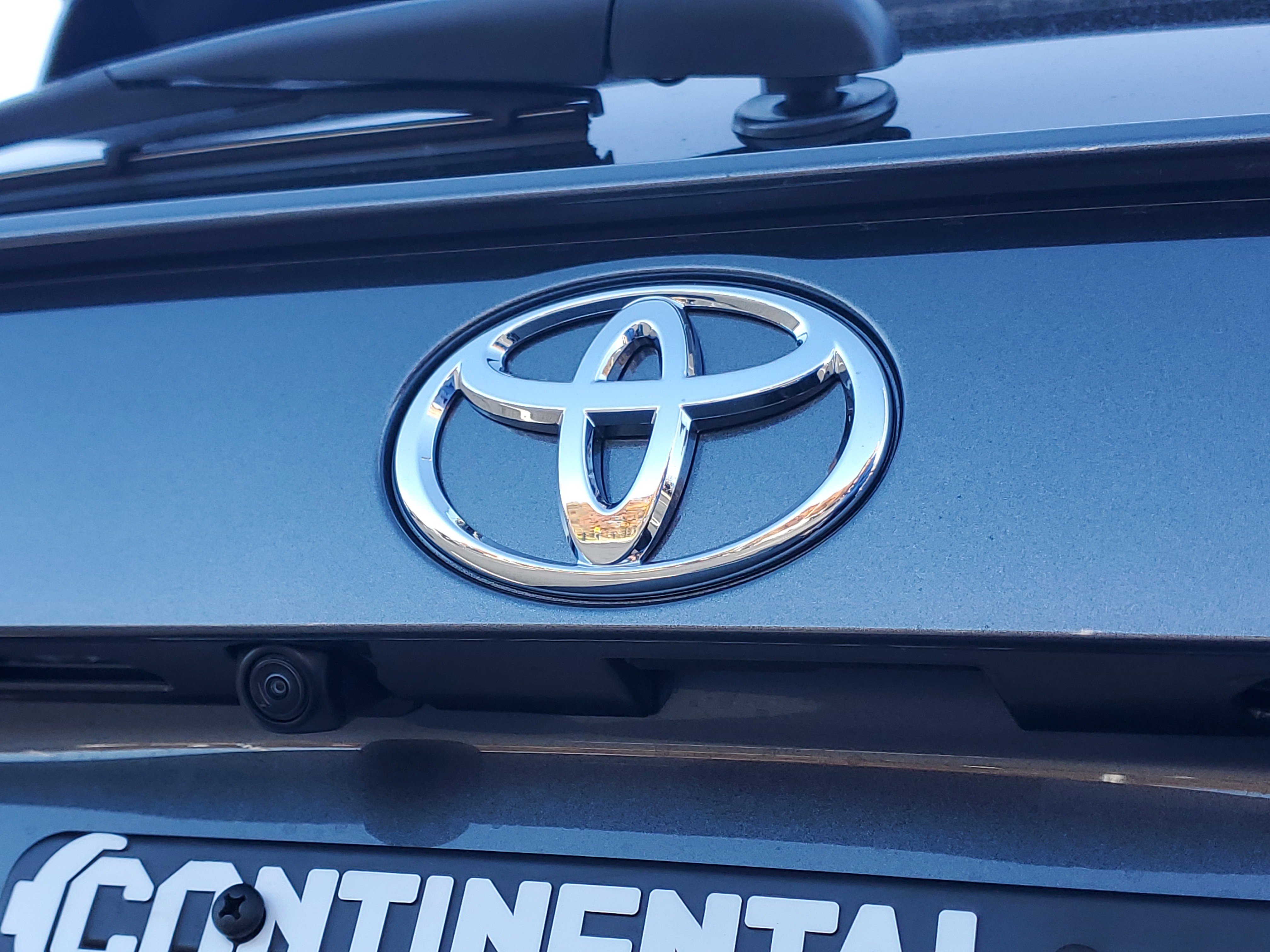 New 2025 Toyota RAV4 SE image 7