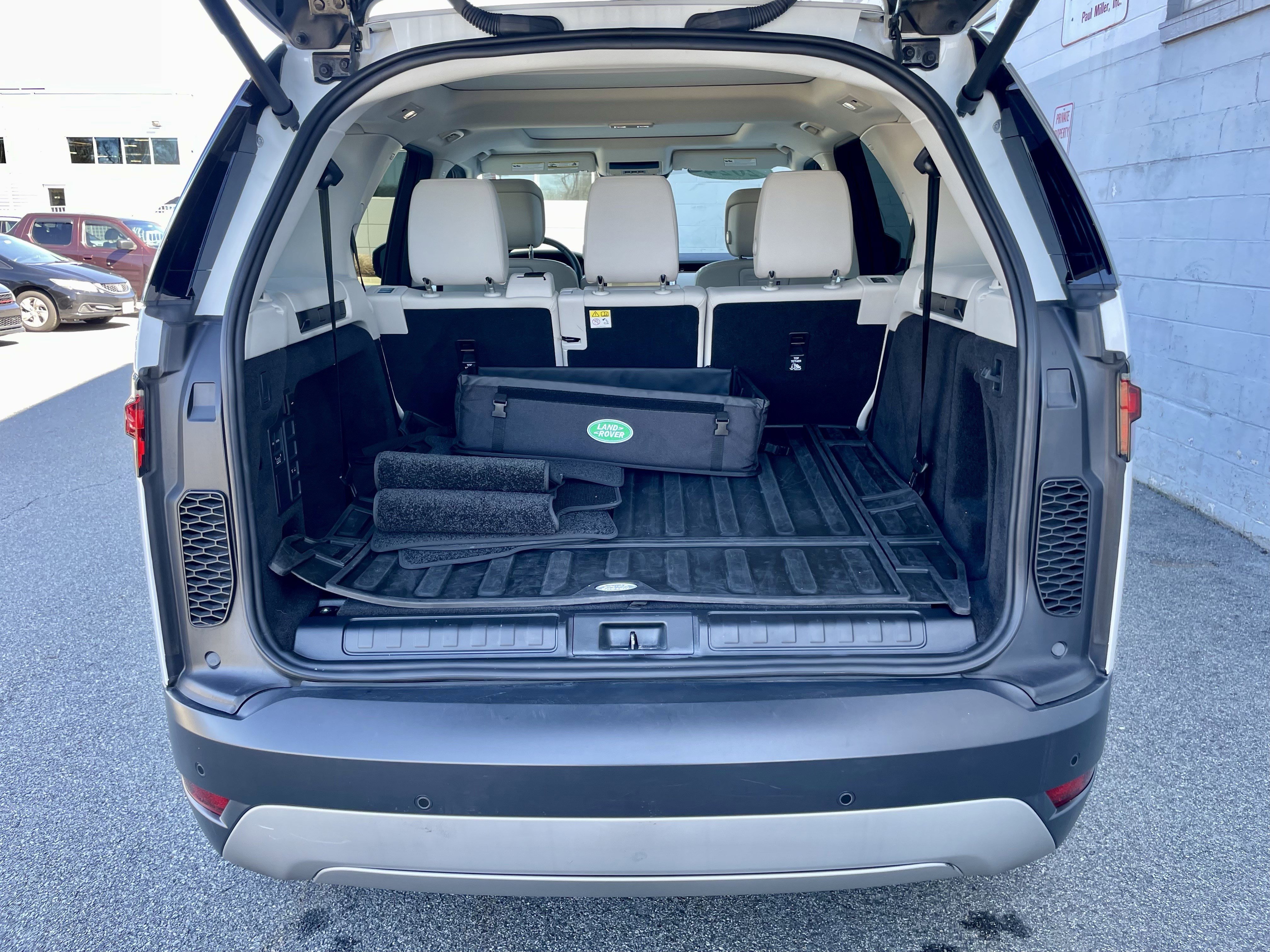 Certified 2024 Land Rover Discovery S image 39