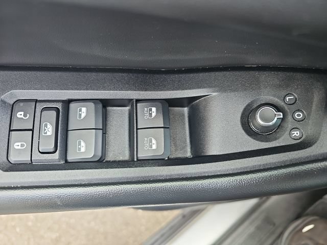 Used 2024 Jeep Grand Cherokee Limited AWD/4WD image 25