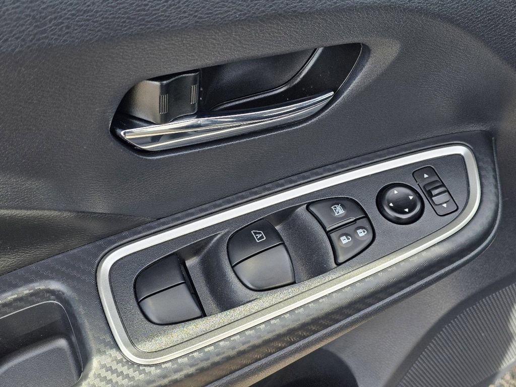 New 2025 Nissan Versa SR image 13