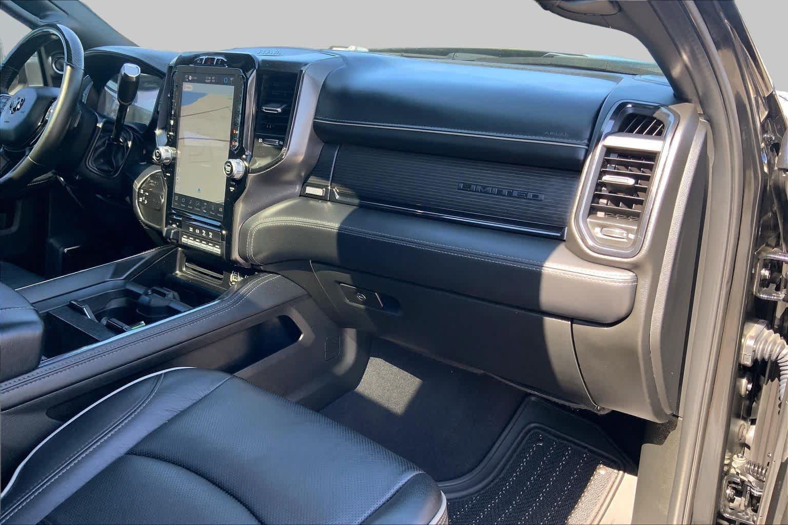 Used 2022 RAM 2500 Limited AWD/4WD image 17