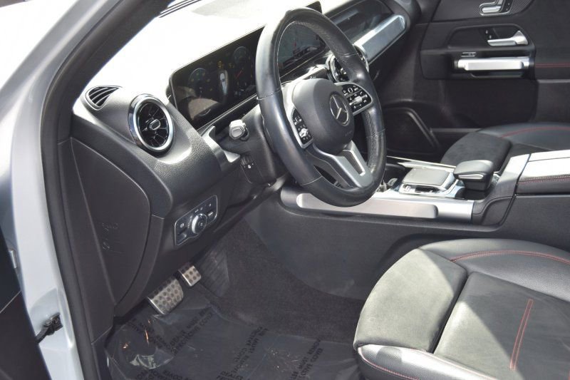 Used 2020 Mercedes-Benz GLB 250 4MATIC image 19