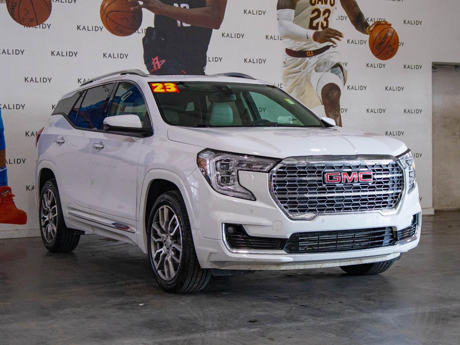 Used 2023 GMC Terrain Denali image 20