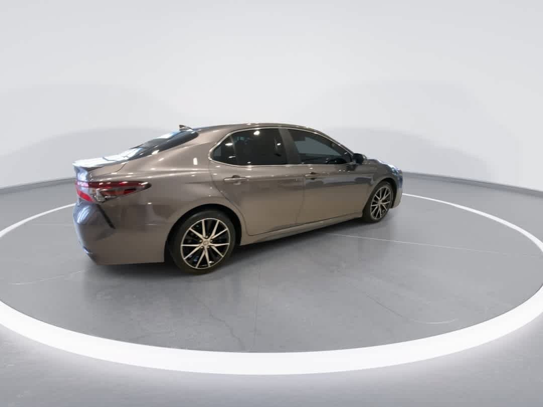 Used 2023 Toyota Camry SE w/ Blackout Package (TMS) AWD/4WD image 8