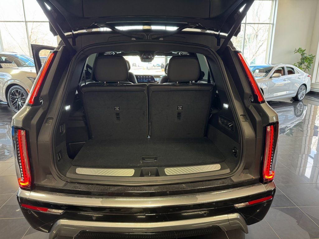 New 2026 Cadillac Vistiq Luxury AWD/4WD image 13
