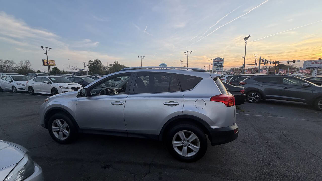 Used 2013 Toyota RAV4 XLE image 17