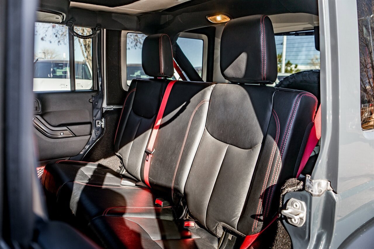 Used 2017 Jeep Wrangler Unlimited Rubicon image 32
