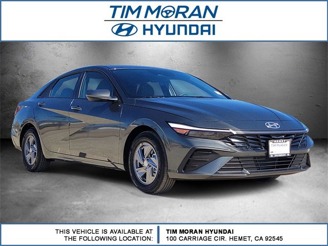 New 2025 Hyundai Elantra SE