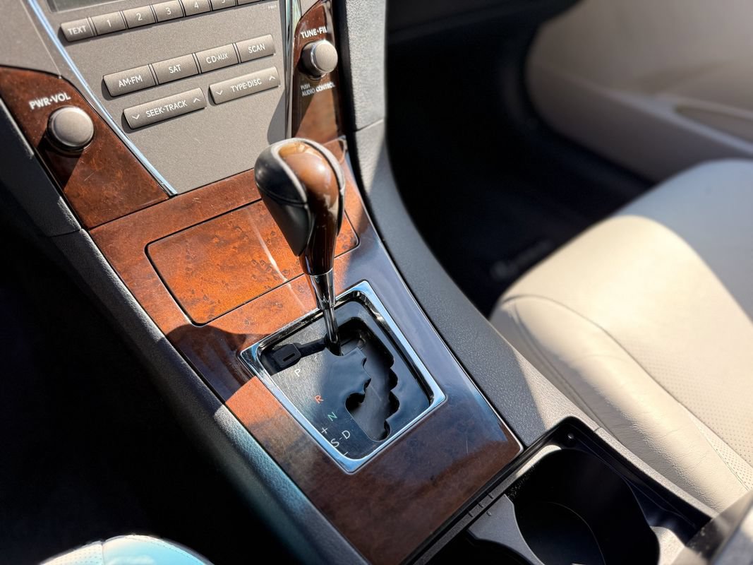 Used 2011 Lexus ES 350 w/ Preferred Accessory Package FWD image 18