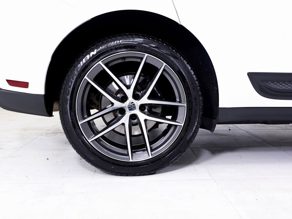 Used 2025 Porsche Macan image 20