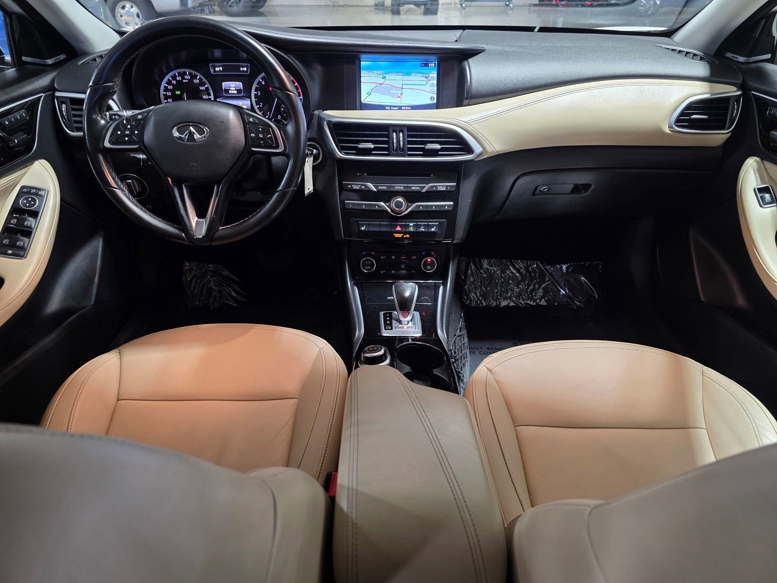 Used 2017 INFINITI QX30 Premium w/ Navigation Package FWD image 18