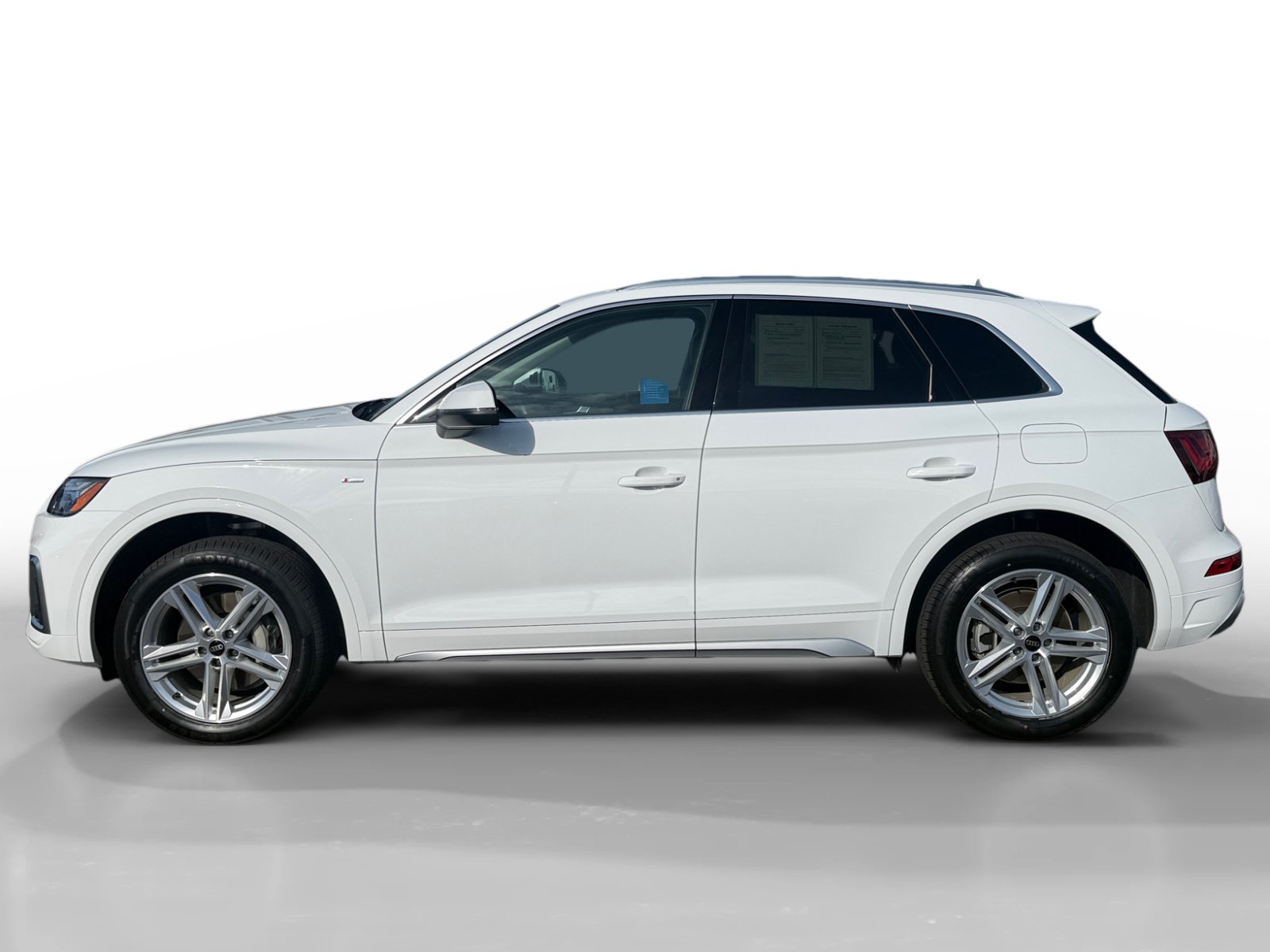 Used 2024 Audi Q5 e Premium w/ Convenience Package AWD/4WD image 2