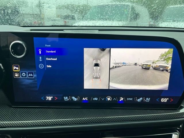 Used 2024 Chevrolet Traverse RS image 38