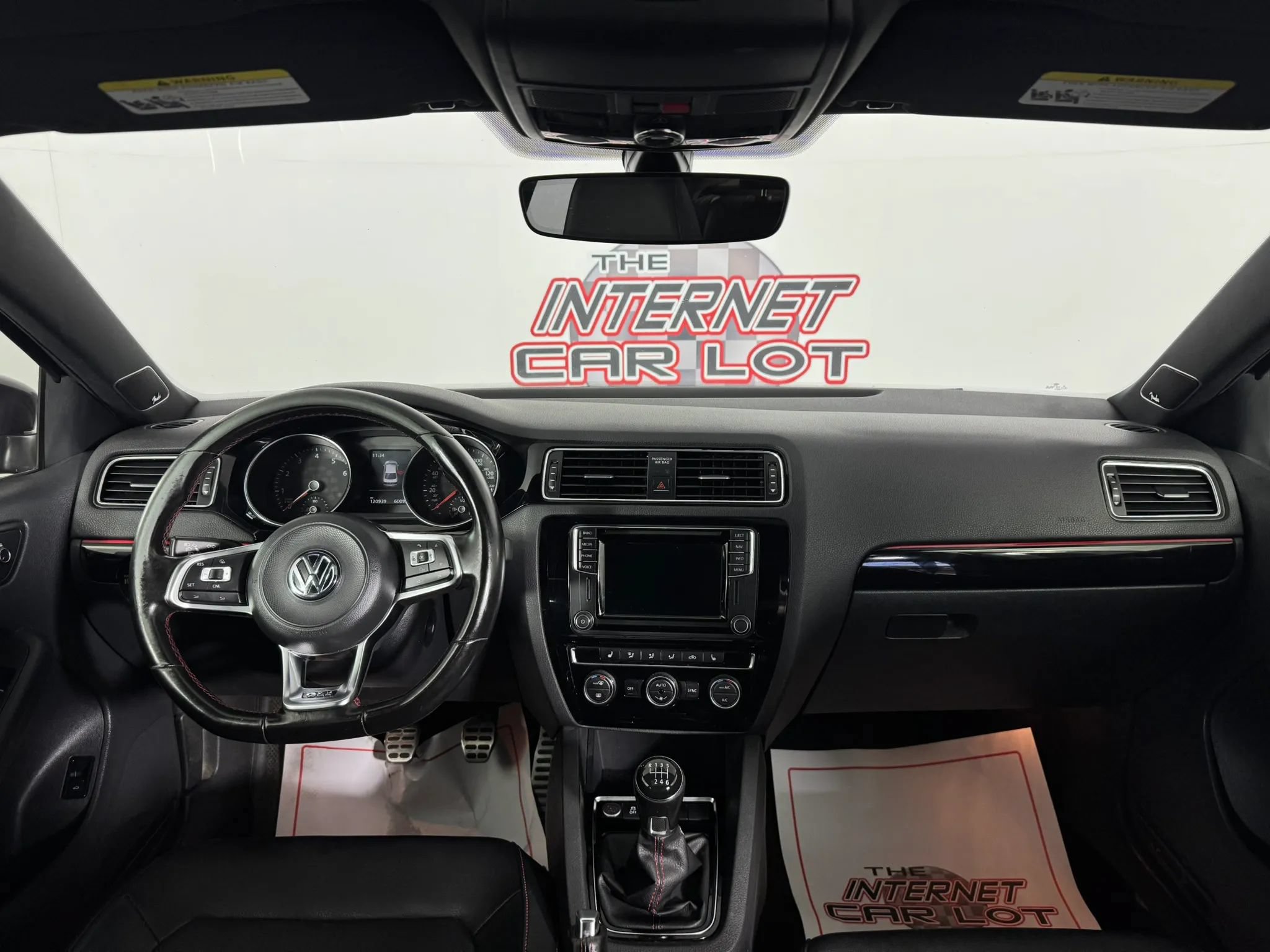 Used 2017 Volkswagen Jetta GLI FWD image 11