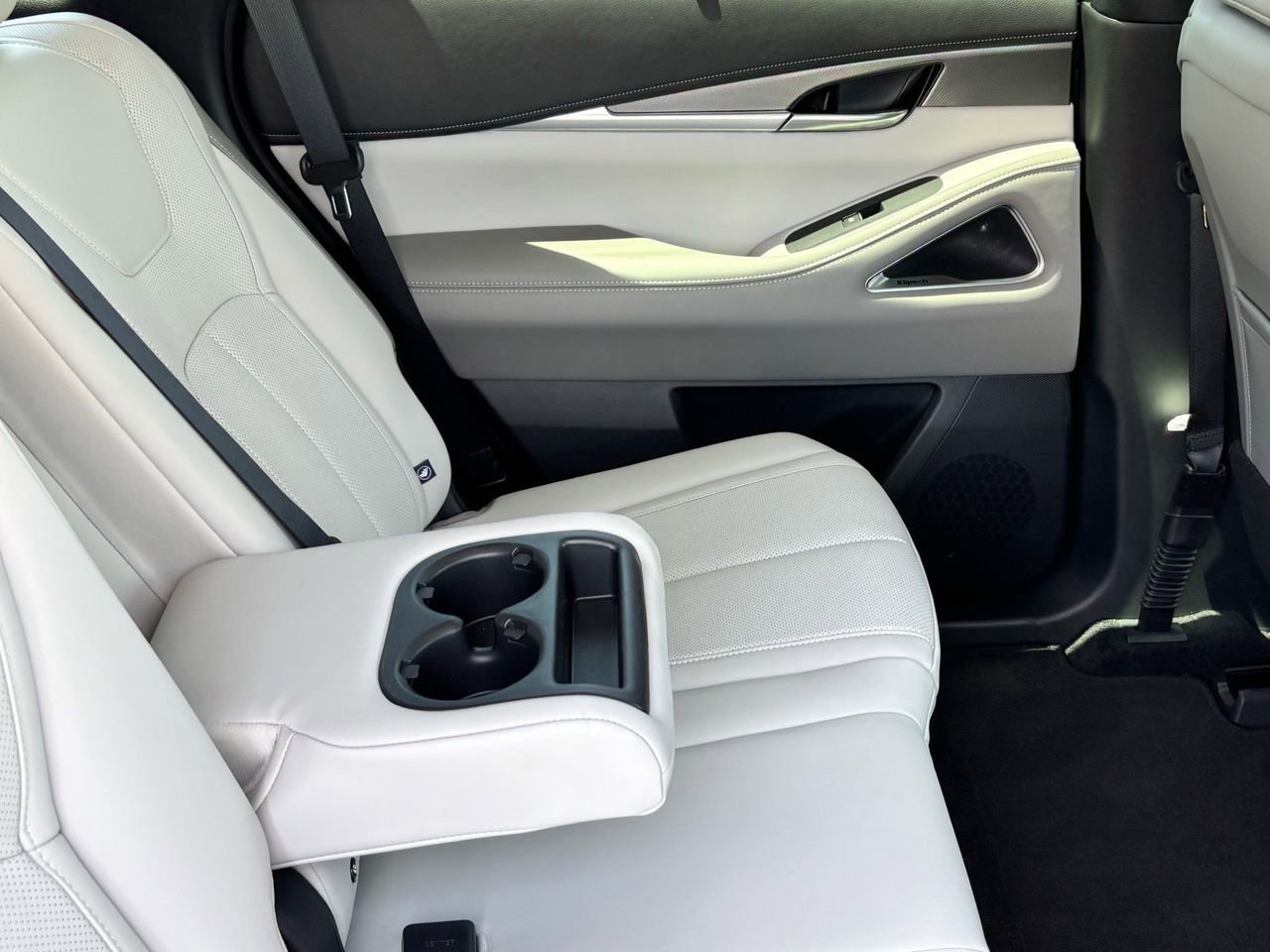 Certified 2026 INFINITI QX60 Luxe w/ Cargo Package FWD image 11
