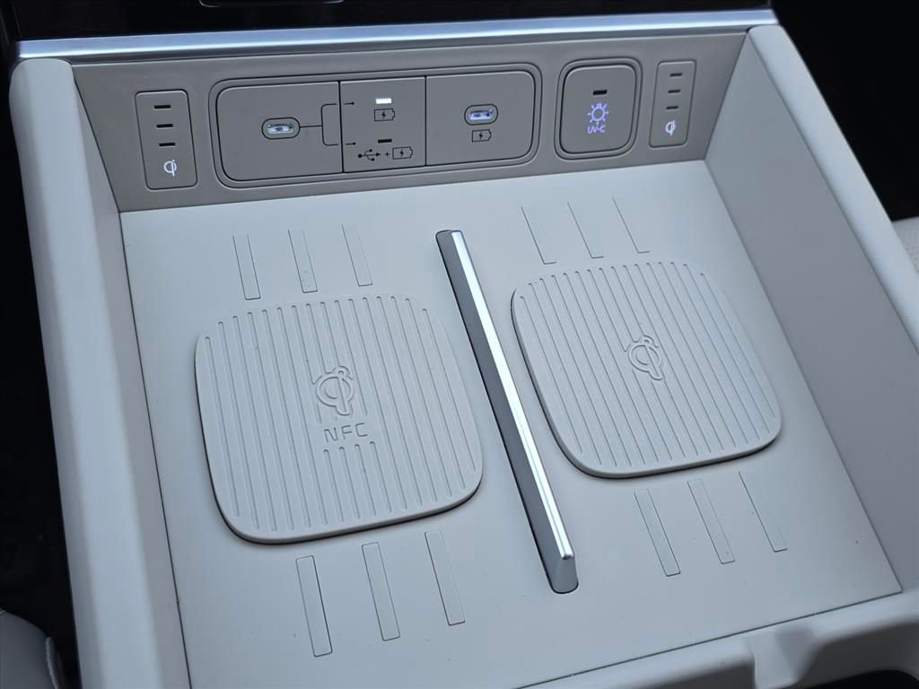 Used 2025 Hyundai Santa Fe Calligraphy image 21