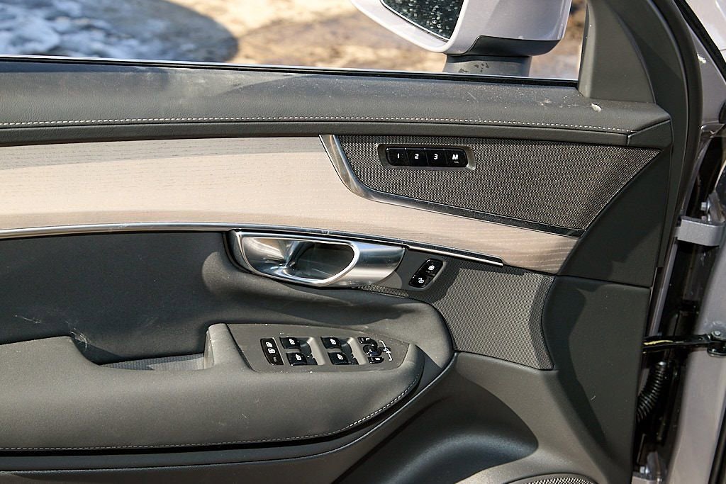 New 2026 Volvo XC90 B6 Plus w/ Protection Package image 11