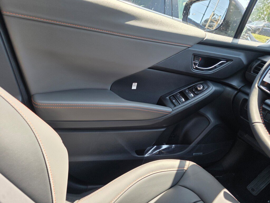 New 2025 Subaru Crosstrek 2.5i Limited w/ Popular Package #4A image 17